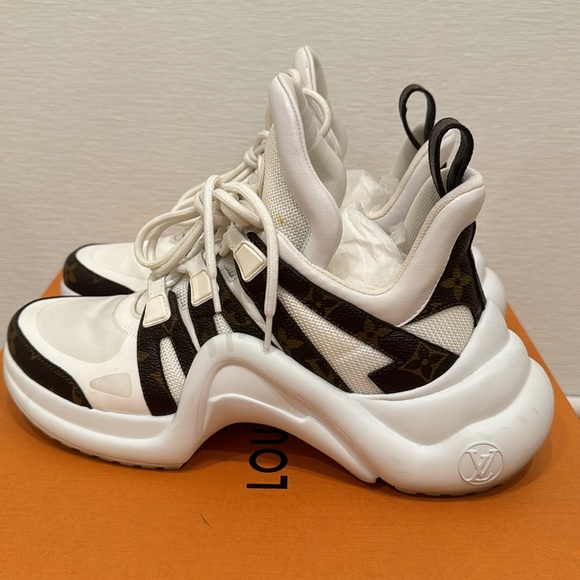 Louis Vuitton arch light sneakers - Picture 6 of 17